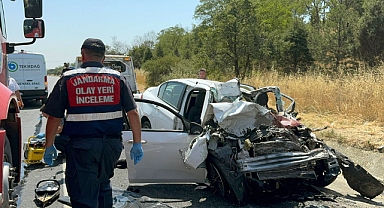 Tekirdağ'da kamyon ile otomobil çarpıştı: 4 ölü