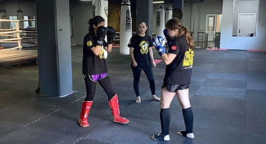 Tekirdağ’ın şampiyon muaythai sporcuları Beyza ve Ayşe İrem’in hedefi uluslararası temsil