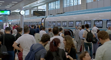 TÜRKİYE YÜKSEK HIZLI TRENİ SEVDİ