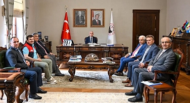 Vali Turan'dan Haftalık Değerlendirme Toplantısı 