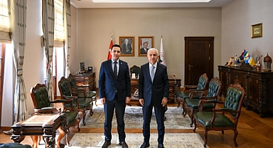 Vali Uğur Turan'dan Kofçaz Kaymakamı Neyfel Ören'e Veda Teşekkürü 