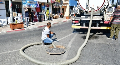 Babaeski'de Kanalizasyon Hatlarında Temizlik Çalışmaları 