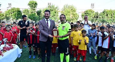 Babaeski'de Minik Futbolculara Anlamlı Ödül Töreni