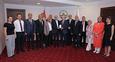 EMEKLİLİĞE AYRILAN İLYAS İPEK’E VEDA TÖRENİ