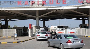 Gurbetçilerin yoğun olduğu Kapıkule'de araç çıkış süresi, 2 saatten 39 dakikaya düştü