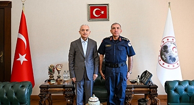 Jandarma Komutanı Akyüz'den Vali Turan'a Veda Ziyareti