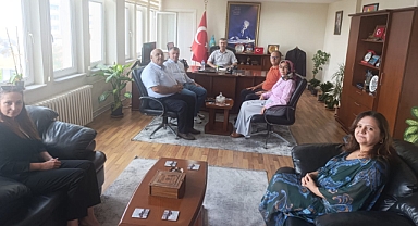 Kaymakam Orhan'dan Eğitim Personeline Başarı Belgesi 