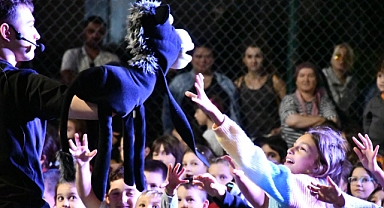 Lüleburgaz’da Kukla Gösterisi: “Bandocular Akademi Yolunda” Çocuklarla Buluştu