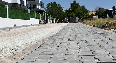 Lüleburgaz'da Yol ve Kaldırım Çalışmaları Devam Ediyor