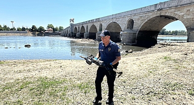 Meriç Nehri'nde sular çekildi, tarihi tüfek bulundu