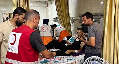 Türk Kızılay Gazze’deki El Kudüs Hastanesi’ne her gün sıcak yemek ulaştırıyor