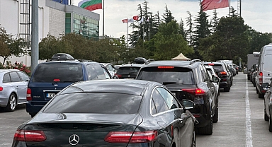 Türkiye’de tatillerini tamamlayan gurbetçilerin, dönüş yolculuğu başladı