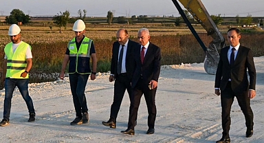 Vali Turan, Alacaoğlu Köyü'ndeki Köprü İnşaatını İnceledi