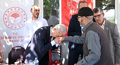  Vali Turan, Kocayazı Köyü'nde Çiftçilerle Buluştu 