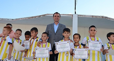 Vizespor Yaz Futbol Okulu Kapanış Töreni Düzenlendi