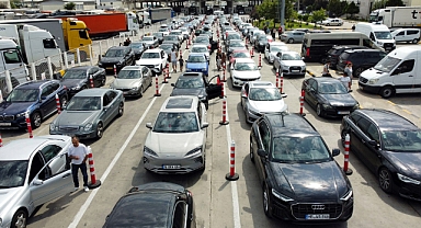 Yaz tatilini tamamlayan 1 milyon 373 bin gurbetçi, Kapıkule’den çıkış yaptı