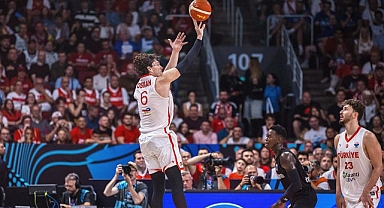 12 Dev Adam Gönüllerin Şampiyonu Oldu