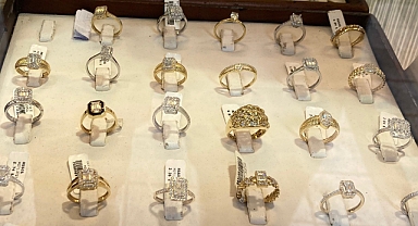 17 Eylül 2025 Güncel Altın Fiyatları: Çeyrek, Gram ve Cumhuriyet Altını Ne Kadar?