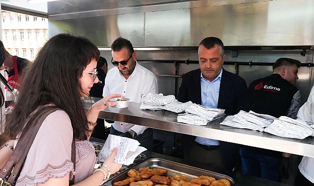 EDİRNE BELEDİYESİ'NDEN ÜNİVERSİTE ÖĞRENCİLERİNE HOŞ GELDİN İKRAMI