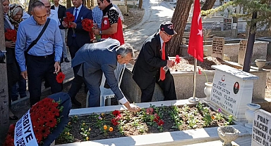 Edirne'de şehit Yıldırım ve Tunca kabirleri başında anıldı