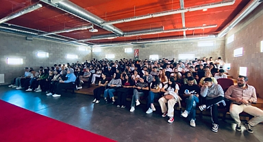 KLÜ’de Öğrencilere Kariyer Farkındalığı Semineri