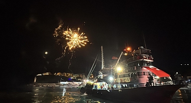 Tekirdağlı balıkçılar, havai fişek gösterileriyle denize açıldı