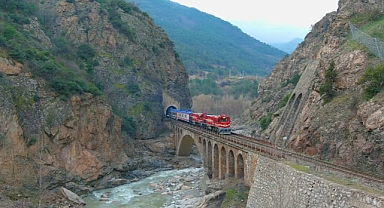 TURİSTİK KARAELMAS TRENİ SONBAHAR SEFERLERİNE BAŞLIYOR