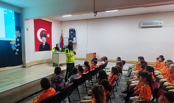 Alpullu’da Jandarma Trafik Ekiplerinden Öğrencilere Trafik Eğitimi