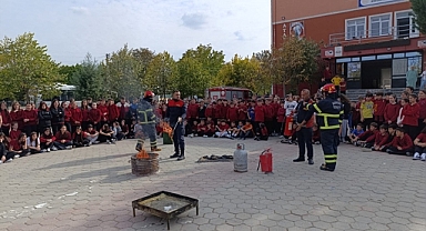 Babaeski Atatürk Ortaokulu’nda Deprem ve Yangın Tatbikatı Gerçekleştirildi