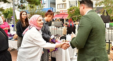 Başkan Yayla, Üreten Kadınların El Emeği Stantlarını Ziyaret Etti 