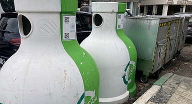 Cam Şişeler Atık Kutularına Atılmalı