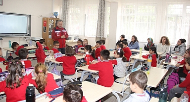 Çocuklara ve Ailelere Mahremiyet ve Güvenli İnternet Eğitimi