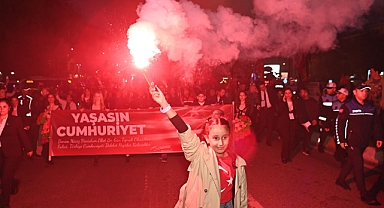 Cumhuriyet Kortejinde Bayram Coşkusu Sele Dönüştü