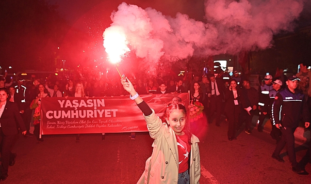 Cumhuriyet Kortejinde Bayram Coşkusu Sele Dönüştü