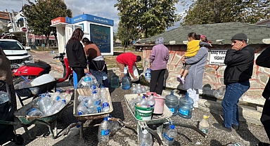 Edirne’de su kesintileri nedeniyle çeşme önlerinde kuyruk oluştu