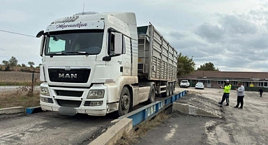 Edirne'de taşıma sınırını aşan kamyon sürücüsüne 51 bin lira ceza