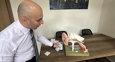 Hekimlerin iş gücünü azaltma hedefiyle, taşınabilir kulak temizleme kiti geliştirdi