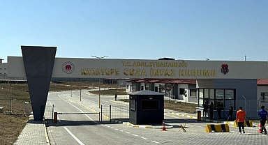 İnfaz koruma memurlarına bıçakla saldırdı: 3 yaralı