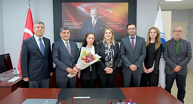 Kırklareli Üniversitesi Fen Edebiyat Fakültesi’nde Devir Teslim Töreni Gerçekleştirildi