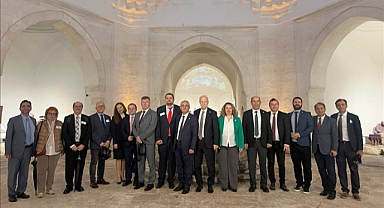 KONUK REKTÖR VE REKTÖR YARDIMCILARINDAN SAĞLIK MÜZEMİZE ZİYARET