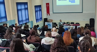 Öğrencilere Kariyer Ve Stres Yönetimi Eğitimi