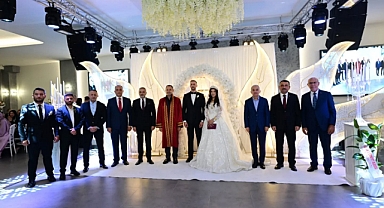Vali Turan, Ebrar ve Ayberk Çiftinin Nikahına Katıldı 