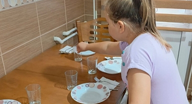 “Sofra Hazırlığı” Becerisi Evlerde Uygulamalı Olarak Gerçekleştirildi