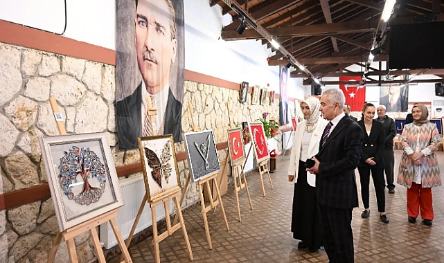 Vali Uğur Turan, Aylin Okkan'ın Filografi Sergisini Ziyaret Etti