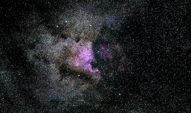 17 Kasım 2025 Günlük Burç Yorumları: Yeni Haftaya Enerjik Başlangıç