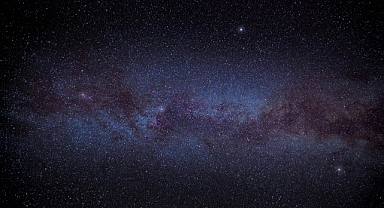 21 Kasım 2025 Cuma Günlük Burç Yorumları: Aşk, Para ve Kariyerinizde Neler Bekleniyor?