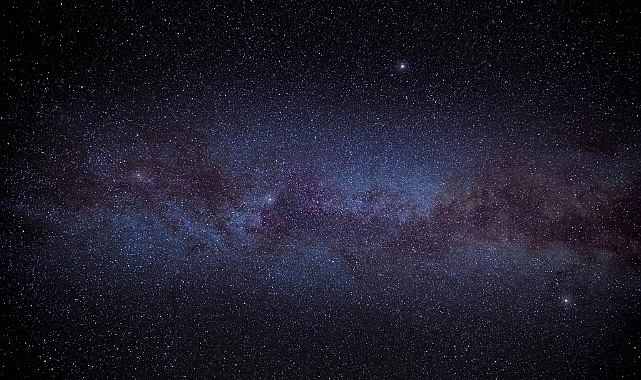 21 Kasım 2025 Cuma Günlük Burç Yorumları: Aşk, Para ve Kariyerinizde Neler Bekleniyor?