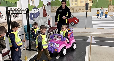 Anaokulu Öğrencilerine Yaya Önceliği Trafik Eğitimi