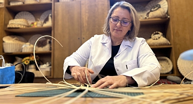 Babaannesinden gördüğü sepet örücülüğünde ustalaştı, kültürel miras taşıyıcısı oldu