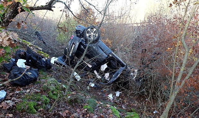 Kaçak göçmenleri taşıyan otomobil, devrildi: 8 yaralı